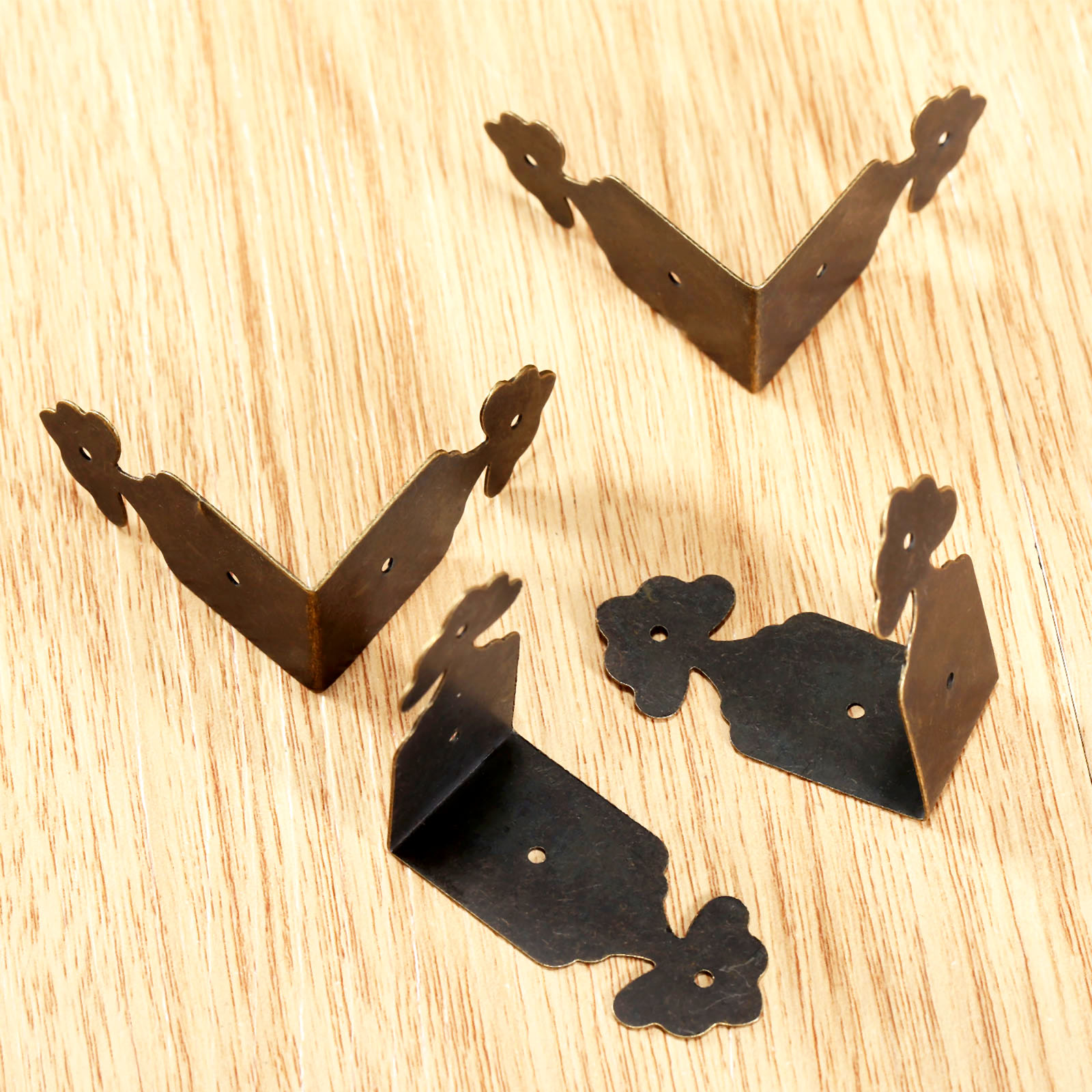 4 Pcs Decorativo Salva Angolo  - Furniture Hardware Nails recensione e prezzo